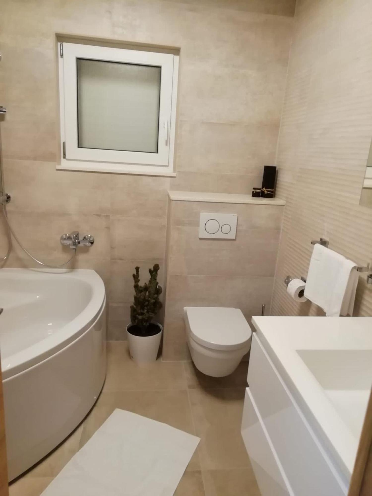 Albatros Apartman Kaštel Sućurac Kültér fotó